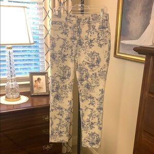 Chico's So Slimming Girlfriend Slim Leg Ankle jeans US 2, Chico’s 00R